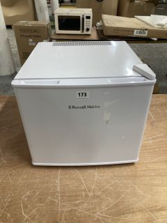 RUSSELL HOBBS 17L MINI COOLER (WHITE) MODEL: RH17CLR1001