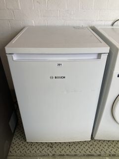 BOSCH UNDERCOUNTER FRIDGE MODEL KTR15NWFAG RRP £349