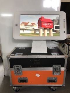 GIANT ITAB 27" MONITOR IN WHITE. (WITH FLIGHT CASE)  [JPTN40547]