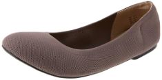 QTY OF ITEMS TO INLCUDE BOX OF APPROX 18 X ASSORTED SHOES & SLIPPERS TO INCLUDE ESSENTIALS WOMEN'S KNIT BALLET FLAT, PURPLE, 6.5 UK, ESSENTIALS WOMEN'S MOCCASIN SLIPPER, GREY, 9 UK.