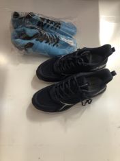 5 X ASSORTED SHOES TO INCLUDE BLUE FOOTBALL BOOTS SIZE EU 45 .