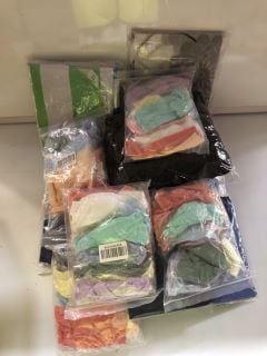 1 BOX OF ASSORTED HOUSEHOLD ITEMS INCLUDING SHOWER CURTAINS