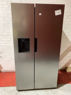 SAMSUNG SERIES 7 AMERICAN STYLE FRIDGE FREEZER WITH ICE AND WATER DISPENSER IN STAINLESS STEEL MODEL RS67A8811S9 RRP £999.00 (003317446