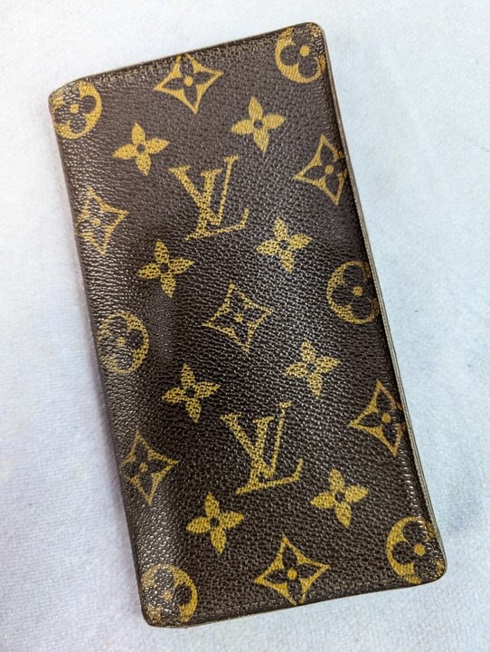 Louis Vuitton Monogram Wallet, Dimensions 17.5x9x1.5cm(Approx) (VAT ONLY PAYABLE ON BUYERS PREMIUM)