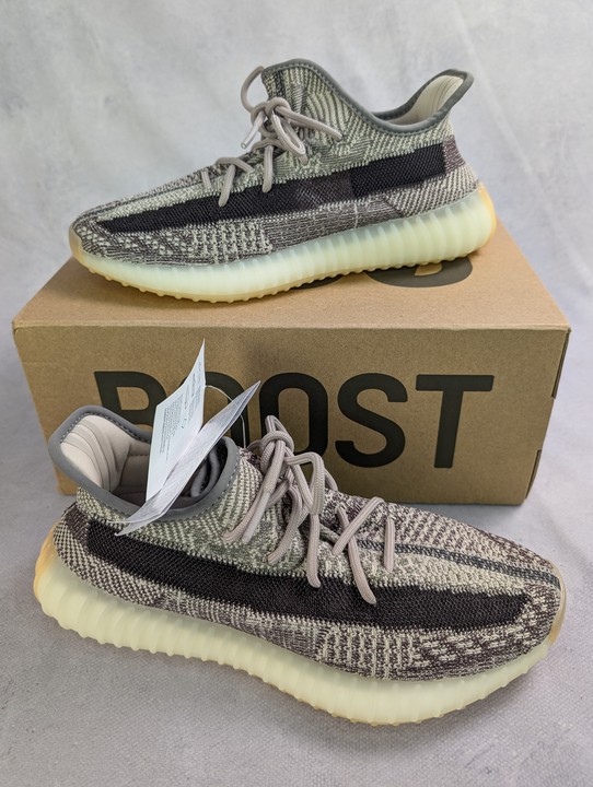 Adidas Yeezy Boost 350 V2, Ref-FZ1267 With Box And Tags - Size UK 7 (VAT ONLY PAYABLE ON BUYERS PREMIUM)