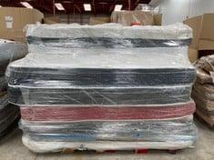 PALLET VARIETY OF MATTRESSES, CANAPÉ COVERS AND BED BASE INCLUDING VISCOELASTIC ROLL MATTRESS, MEASUREMENTS NOT SPECIFIED (MAY BE STAINED, BROKEN OR INCOMPLETE).