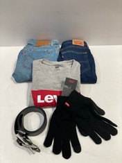 5 X LEVIS GARMENTS VARIOUS SIZES INCLUDING GLOVES BLACK COLOUR SIZE L- LOCATION 43A.