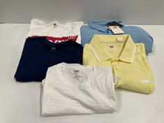 5X LEVIS GARMENT VARIOUS SIZES INCLUDING YELLOW POLO SHIRT SIZE M- LOCATION 51A.