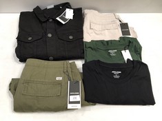 5 X JACK AND JONES CLOTHING VARIOUS MODELS AND SIZES INCLUDING GREEN T-SHIRT SIZE XL - LOCATION 12A.