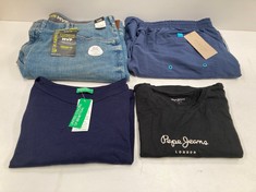 4 X GOOD BRANDED GARMENTS VARIOUS MODELS AND SIZES INCLUDING BENETTON T-SHIRT SIZE XL - LOCATION 45B.