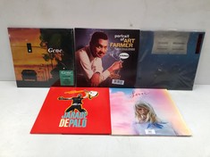 5 X VINYL VARIOUS ARTISTS INCLUDING TAYLOR SWIFT - LOCATION 10B.