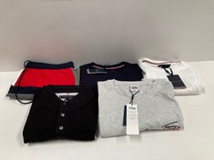 5 X TOMMY HILFIGER CLOTHING IN VARIOUS SIZES AND STYLES INCLUDING GREEN, WHITE, RED AND BLACK SWIMWEAR SIZE L - LOCATION 48B.