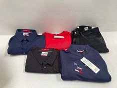 5 X TOMMY HILFIGER GARMENTS IN VARIOUS SIZES AND STYLES INCLUDING NAVY BLUE DRESS SIZE L - LOCATION 40B.