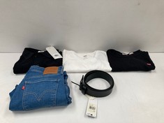 5 X LEVIS GARMENTS IN VARIOUS SIZES AND STYLES INCLUDING BLACK POLO SHIRT SIZE L - LOCATION 28B.