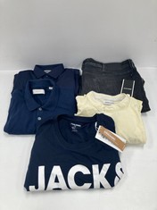 5 X JACK JONES CLOTHING VARIOUS SIZES AND STYLES INCLUDING NAVY BLUE T-SHIRT SIZE 3XL-LOCATION 9C .