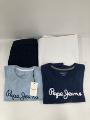 4 X PEPE JEANS GARMENTS VARIOUS SIZES AND MODELS INCLUDING BLUE T-SHIRT SIZE S - LOCATION 25C.