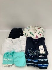 8 X PEPE JEANS GARMENTS VARIOUS SIZES AND MODELS INCLUDING FLORAL DRESS SIZE XS- LOCATION 25C.