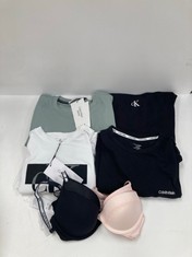 6 X CALVIN KLEIN CLOTHING VARIOUS SIZES AND STYLES INCLUDING TEAL T-SHIRT SIZE XXL - LOCATION 29C.