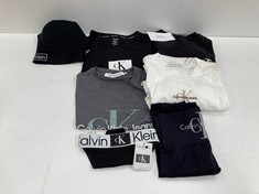 7 X CALVIN KLEIN GARMENTS VARIOUS SIZES AND MODELS INCLUDING GREEN T-SHIRT SIZE S - LOCATION 30C.