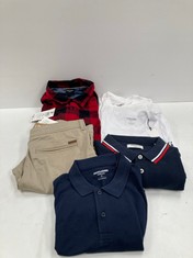 6 X JACK & JONES GARMENTS IN VARIOUS SIZES AND STYLES INCLUDING BLUE POLO SHIRT SIZE 5XL - LOCATION 22C.