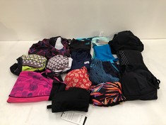 15 X SWIMMING COSTUMES AND BIKINIS VARIOUS MODELS AND SIZES INCLUDING COLOURFUL UNEVEN BIKINI SIZE XS - LOCATION 43C.