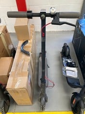 XIAOMI ELECTRIC SCOOTER GREY AND RED (DOES NOT TURN ON DOES NOT HAVE CHARGER, HAS ORIGINAL BOX).