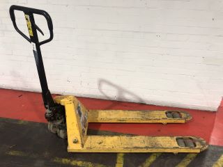 HPT-A YELLOW 2500KG PALLET TRUCK