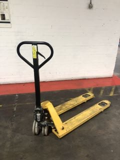 HPT-D YELLOW 2500KG PALLET TRUCK