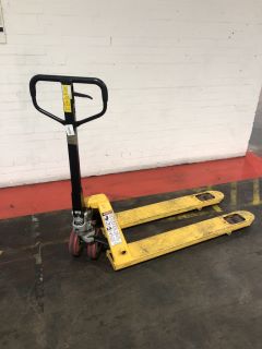 TRP0003 YELLOW 2500KG PALLET TRUCK