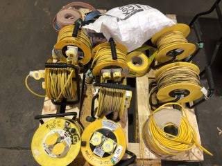 QTY OF 110V EXTENSION CABLES TO INCLUDE SPOOL OF YELLOW ELECTRIC CABLE, QTY OF LIFTING STRAPS