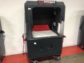 ARMORGARD SS7 CUTTINGSTATION 174KG RRP £2800 (SIZE 135CM W X 190CM H X 90CM D) TO INCLUDE KEYS