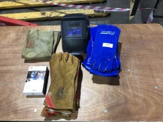 QTY OF WELDING GLOVES TO INCLUDE WELDVISION WELDING MASK 3M SPEEDGLAS HOOD AND X3 BELT TOOL POCKETS