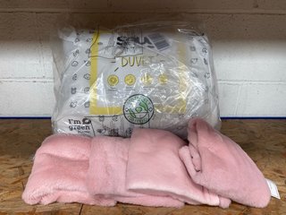 SNUG 7.5 TOG SINGLE DUVET WITH PINK FLUFFY BLANKET: LOCATION - J11