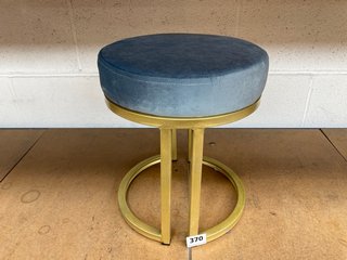 GOLD AND BLUE CIRCULAR STOOL: LOCATION - I10