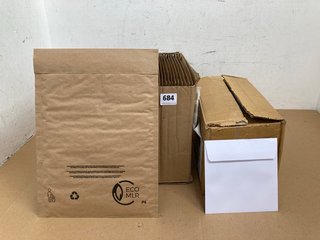 QTY OF ENVELOPES IN WHITE TO INCLUDE A4 PARCEL ENVELOPES: LOCATION - I2