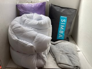 QTY OF ASSORTED BEDDING ITEMS TO INCLUDE SLUMBERDOWN COMFT COTTON PILLOW PAIR: LOCATION - J4