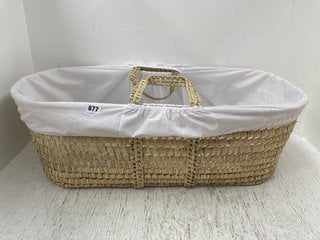 WICKER WOVEN BASSINET WITH WHITE LINEN LINING: LOCATION - E2