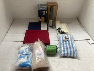 QTY OF ASSORTED HOUSEHOLD ITEMS TO INCLUDE JOHN LEWIS AND PARTNERS 2 X LUXURY EGYPTIAN COTTON PILLOWCASES IN NAVY BLUE: LOCATION - J5