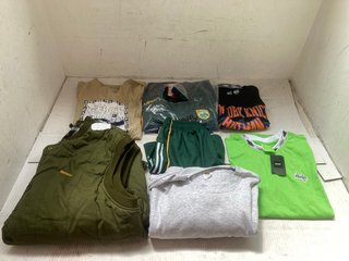 QTY OF ASSORTED MENS CLOTHING ITEMS TO INCLUDE O'NEILLS CIARRAI OSPREY HALF ZIP SIZE L: LOCATION - J5