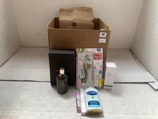 QTY OF HEALTH AND BEAUTY ITEMS TO INCLUDE MOLTON BROWN LABDANUM DUSK BATH & SHOWER GEL: LOCATION - J5