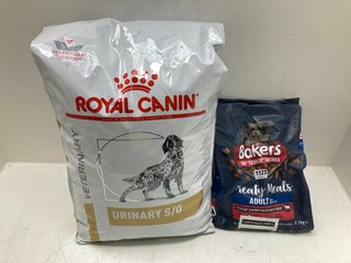 PACK OF BAKERS MEATY MEALS 2.7KG ADULT DOG BISCUITS - BBE 11/25 TO ALSO INCLUDE PACK OF ROYAL CANIN URINARY 13KG DOG BISCUITS - BBE 25/4/25: LOCATION - C11