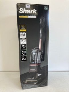 SHARK ANTI-HAIR WRAP UPRIGHT PET VACUUM - MODEL NZ690UKT - RRP £269: LOCATION - BOOTH