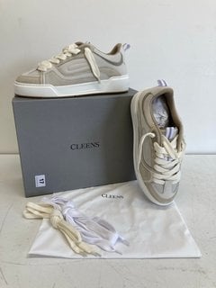 CLEENS ESSENTIAL SKATE TRAINERS IN SAND - SIZE UK11 - RRP £160: LOCATION - BOOTH