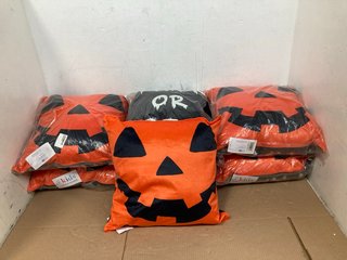 QTY OF CATHERINE LANSFIELD KIDS HALLOWEEN TRICK OR TREAT FILLED CUSHIONS IN MULTI - SIZE 45X45CM: LOCATION - A11