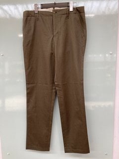 OLIVER BROWN LONDON MENS BROMPTON CHINO TROUSERS IN OLIVE - SIZE 32-REG - RRP £135: LOCATION - BOOTH