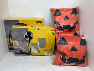 ZANUSSI 16" FLOOR FAN I BLACK TO ALSO INCLUDE ZANUSSI 16" PEDESTAL FAN IN BLACK & 4 X CATHERINE LANSFIELD TRICK OR TREAT CUSHIONS: LOCATION - A3