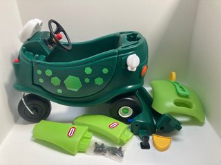 LITTLE TIKES DINO COZY COUPE IN GREEN: LOCATION - A1