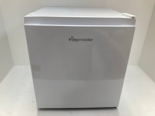 FRIDGEMASTER MUR4545 TABLE TOP 45L MINI FRIDGE IN WHITE - RRP £100.00: LOCATION - B2