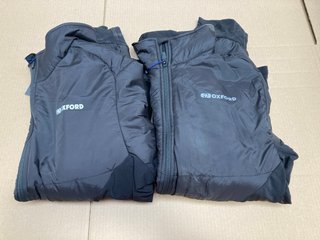 2 X OXFORD ADVANCED MID LAYER MOTORCYCLE JACKETS IN BLACK - UK SIZE MEDIUM & LARGE: LOCATION - WA1