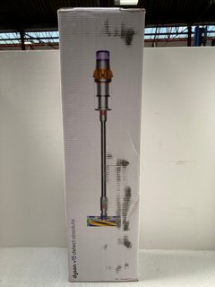 DYSON V15 DETECT ABSOLUTE CORDLESS STICK VACUUM CLEANER - RRP £649.99: LOCATION - B8